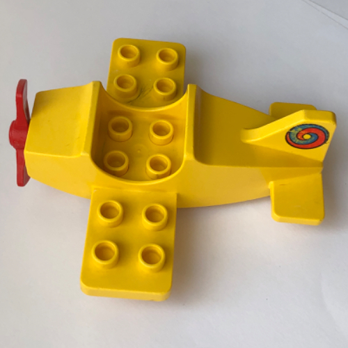 Duplo Airplane Small Wings on Bottom with Red Wheels and Propeller (Yellow)