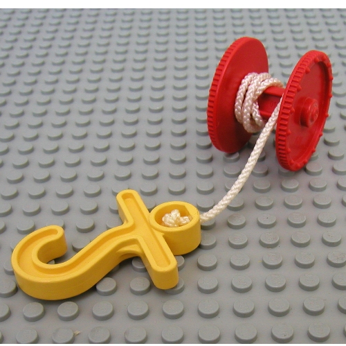 Duplo Winch Drum, Yellow Hook Short with Cross Bar, String (Red)