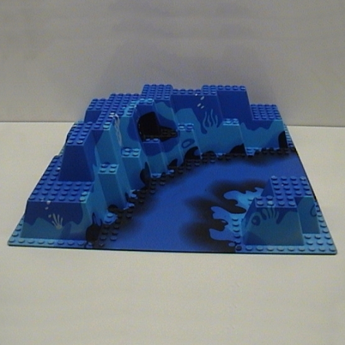 Baseplate Raised 32 x 32 Canyon with Blue Underwater Print (Light Blue)