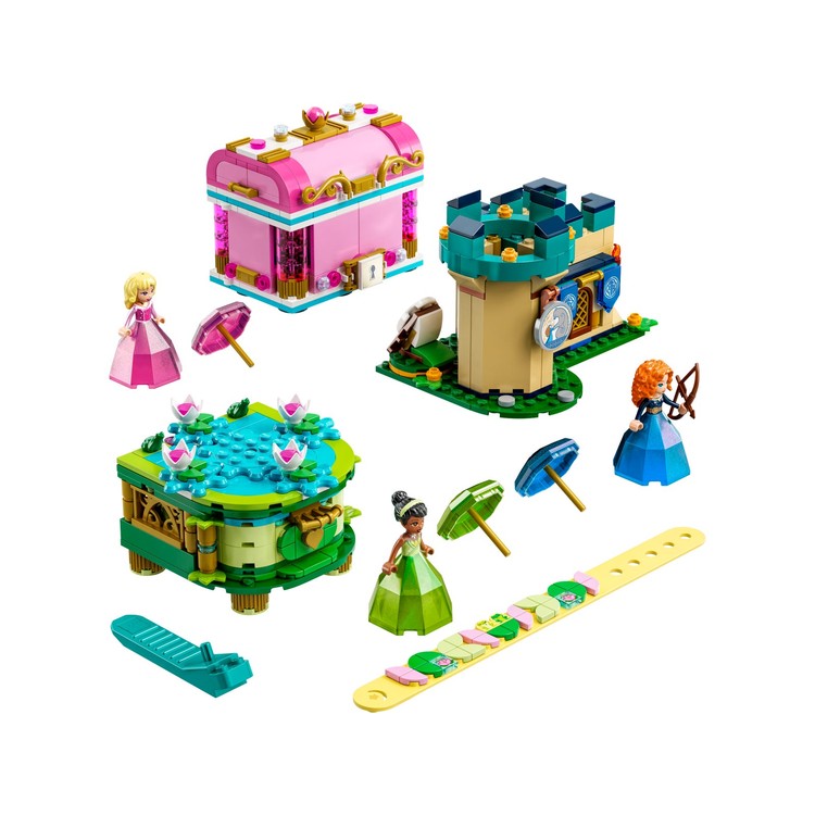 Aurora, Merida and Tiana's Enchanted Creations