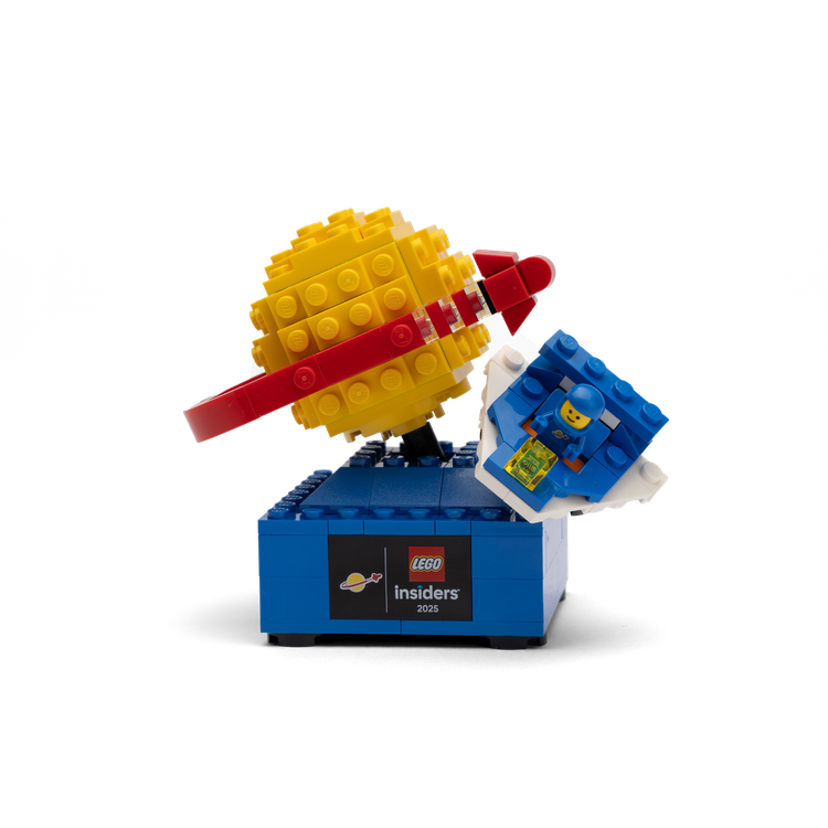 Retro Space Explorer