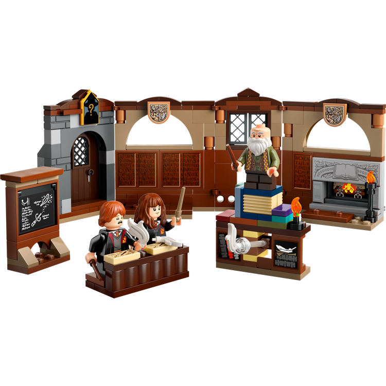 Hogwarts Castle: Charms Class