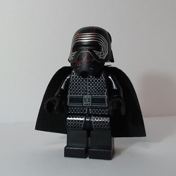 Kylo Ren, Helmet with Red Cracks, Cape