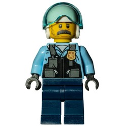 Sam Grizzled, Helmet and Visor