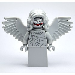 Arkham Asylum Statue